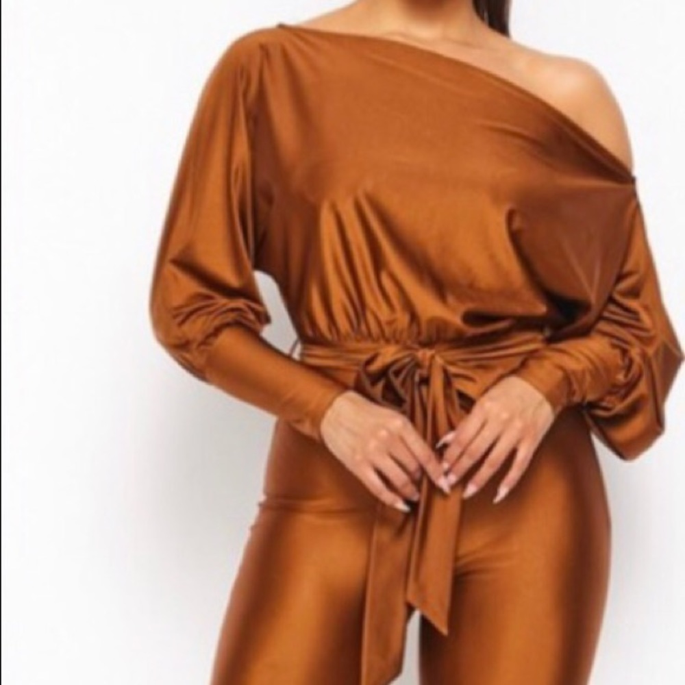 🔥Bronze bombshell jumpsuit sizes Small and Large available NWT🔥 Medium sold out - Picture 2 of 5